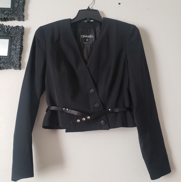 CHANEL Crop Wool Blazer - Picture 8 of 16